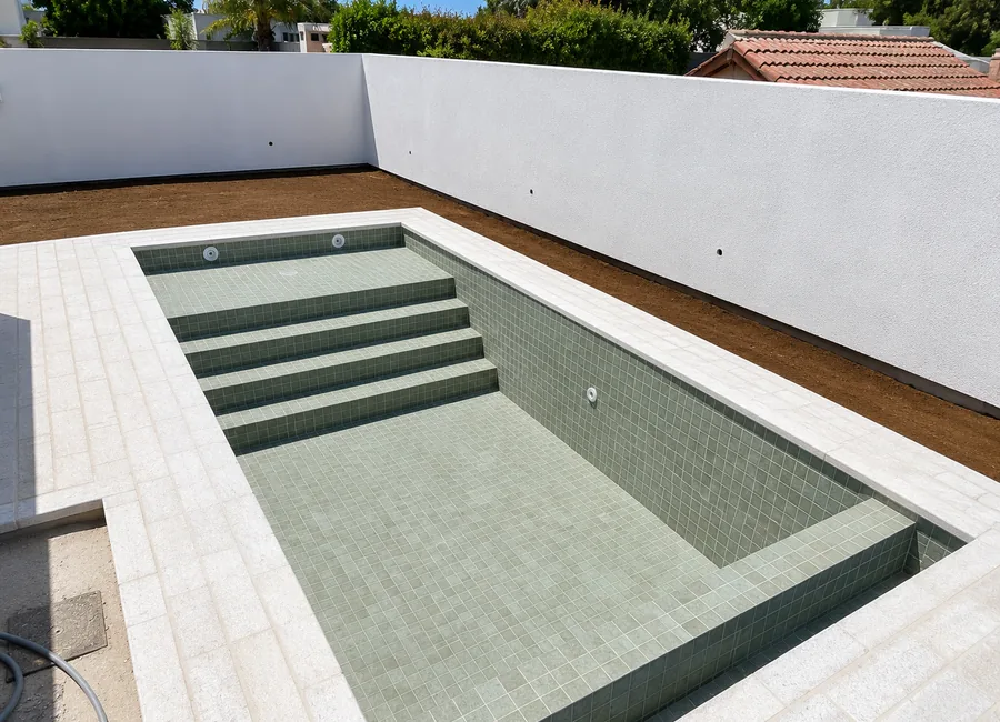 Obra de piscina realizada por Cimenta